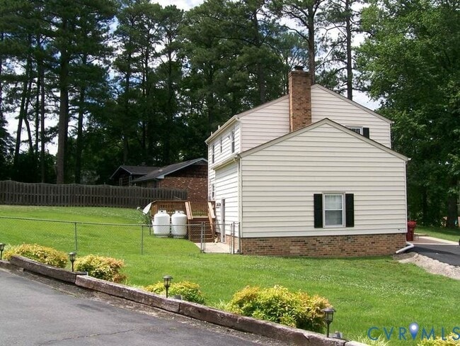 Photo - 111 Lakeside Dr