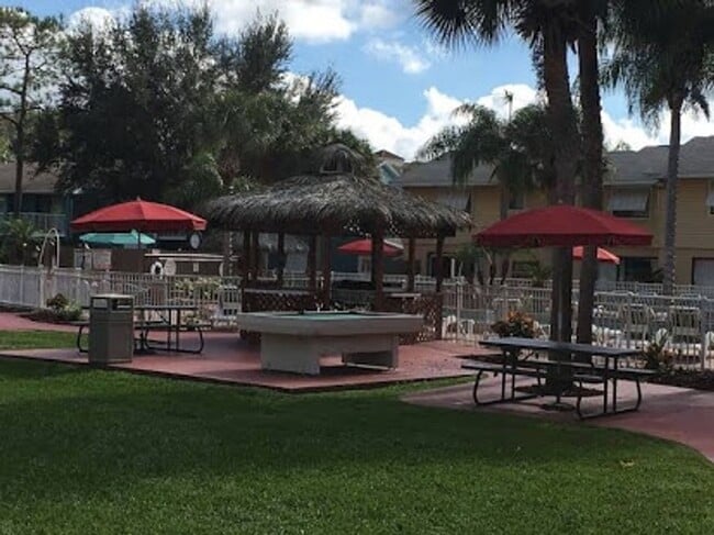 2777 N Poinciana Blvd