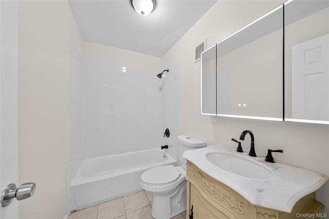 Photo - 410 Jericho Tpke Unit 2C