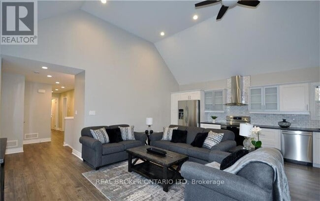 Photo - 33 Beaconsfield Ave