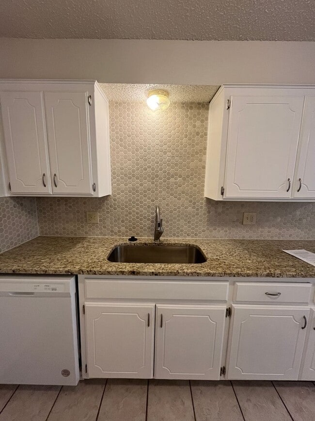 Photo - 1712 Jennifer Cir Unit 1712