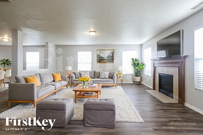 Photo - 1410 Fortner Dr