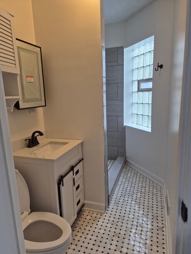 Photo - 3523 N Whipple St Unit 2