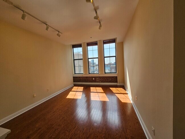 Photo - 315 New St Unit 502