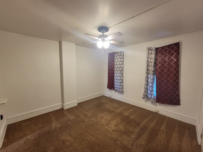 523 Rhomberg Ave Unit 1 - Downstairs