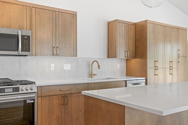 Building Photo - VIS Unit VIS2 Rental
