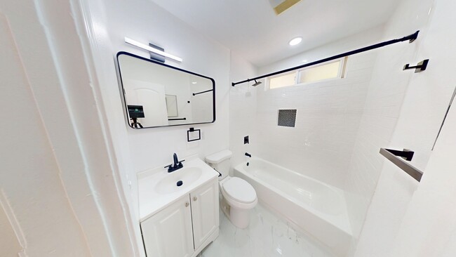 Photo - BEAUTIFUL 2 BED | Split Level| Feels Like ...