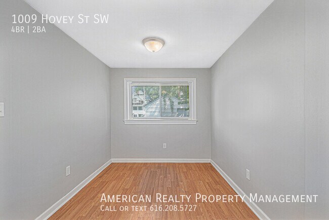 Photo - 1009 Hovey St SW