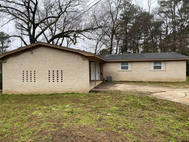 Building Photo - 505 Pearson Dr