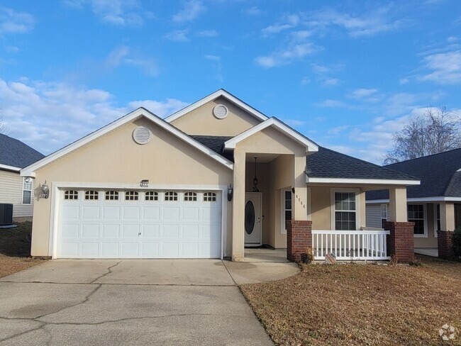 Building Photo - MODERN 3/2 w/ Garage, Spa Tub, Wood Floors... Rental