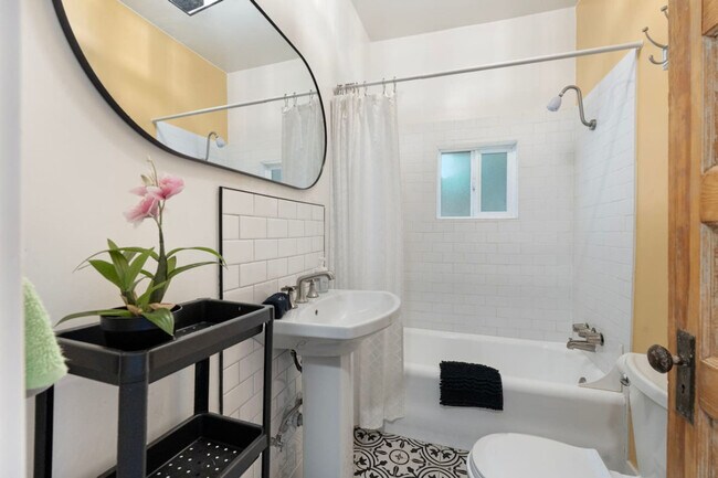 Photo - 1407 E McKinley St Unit ID1309648P