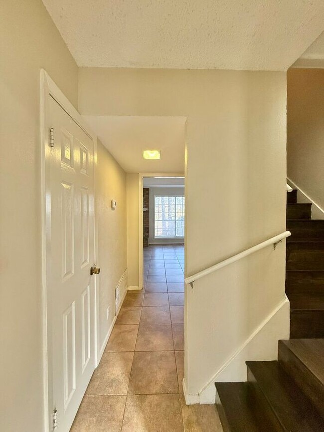 Photo - Tour Today! Spacious 3 Bed, 2.5 Bath Duplex