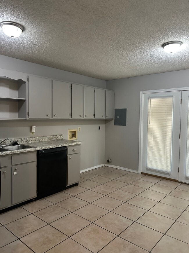 220 Brooke Lynn Dr Unit D