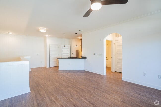 Birch- 1HAB, 1BA - The Vue