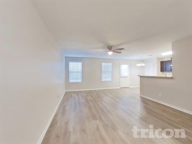 Photo - 2902 Hypatia Meadow