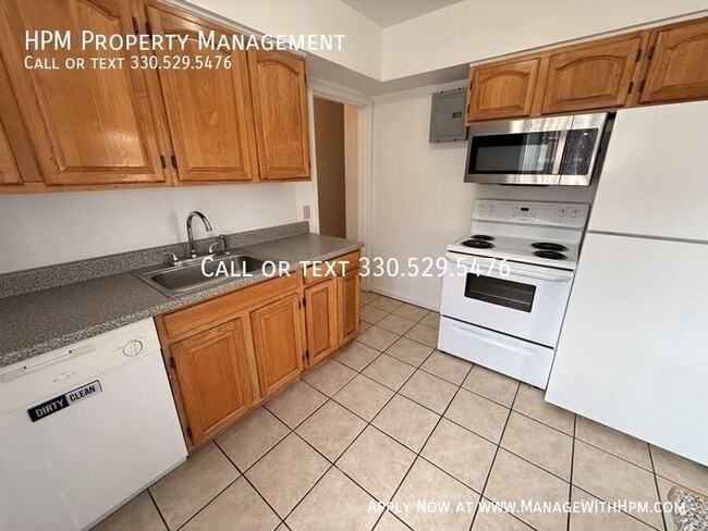 Photo - 3270 Warrensville Center Rd Unit F-306