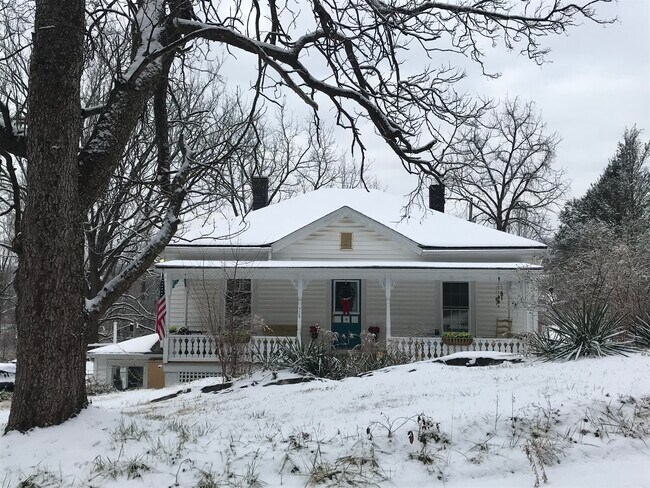 Photo - 928 Rockway St