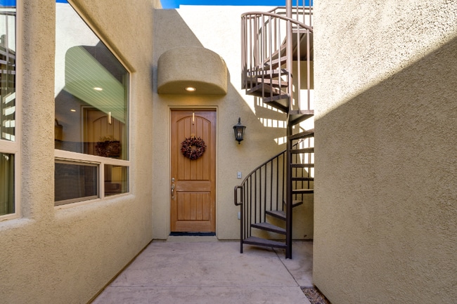 Photo - 1504 Golden Gate Wy