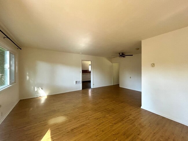 811 E 4th Ave