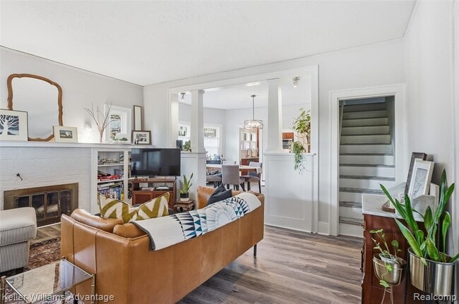 Photo - 101 Base Line Rd