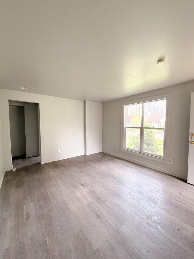 Photo - 15815 Evergreen Rd