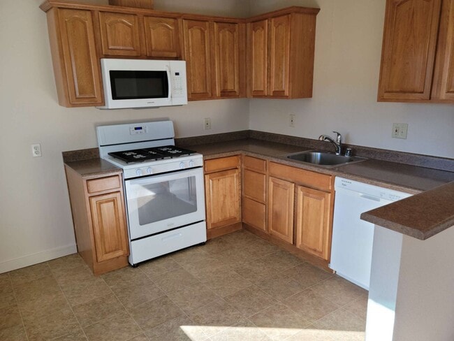 Photo - Nice 2 Bedroom Duplex!!!