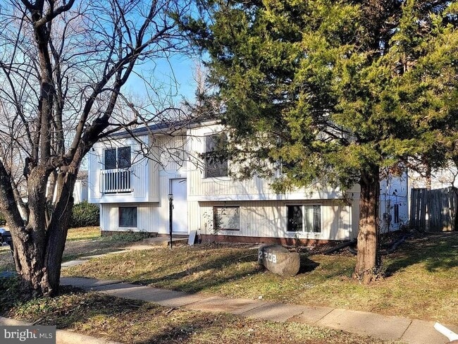 Building Photo - 2208 Cocquina Dr