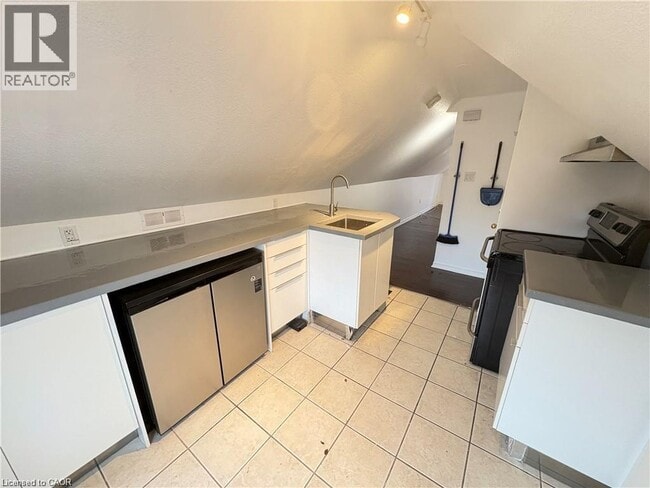 Photo - 41 Fairview Ave Unit 3