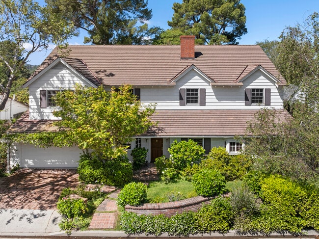 Photo - 2545 Roscomare Rd