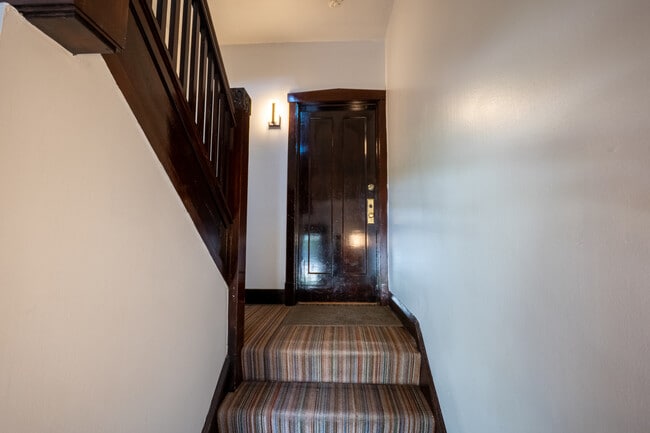 Photo - 5737 N Washtenaw Ave Unit 1