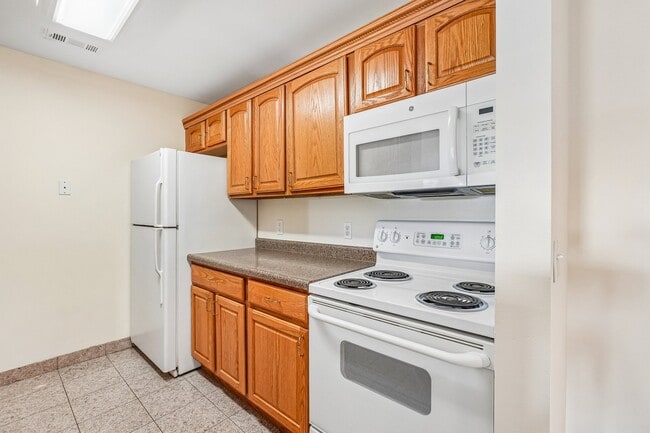 Creek Club Apartments
