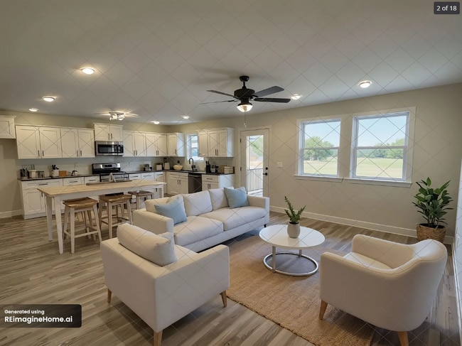 Photo - 11214 N Oak Trafficway