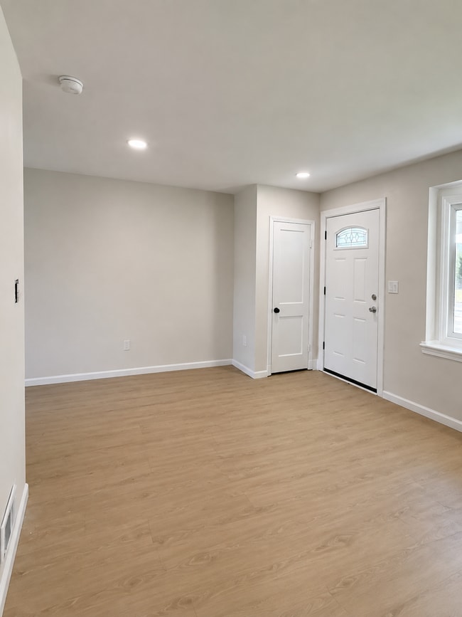 Photo - 8174 Kavanagh Rd