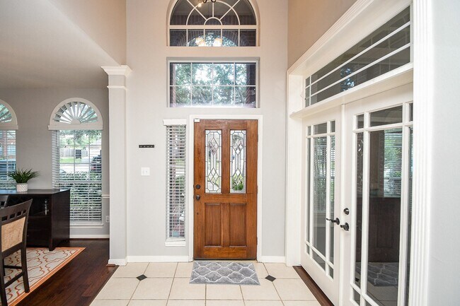 Photo - 2114 Thistlerock Ln