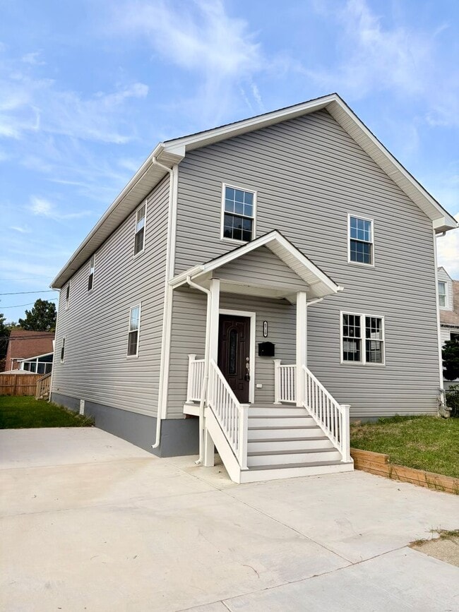 Building Photo - 6710 Hudson St