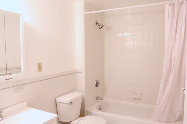 20 Queensberry St Unit A