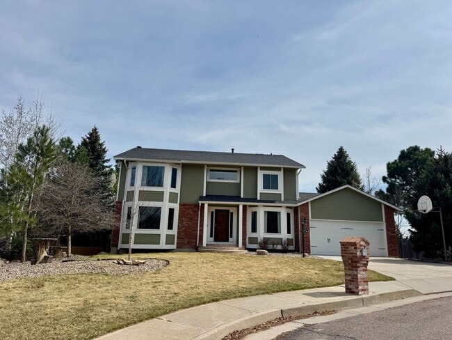 Photo - 5 Bedroom Home in Broadmoor Bluffs