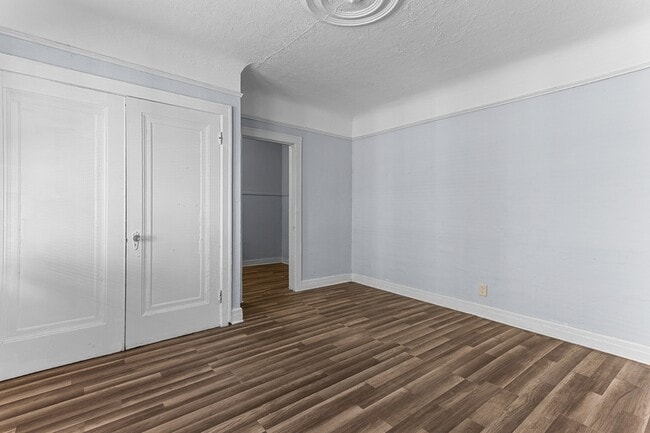 Photo - 14814 Sussex St