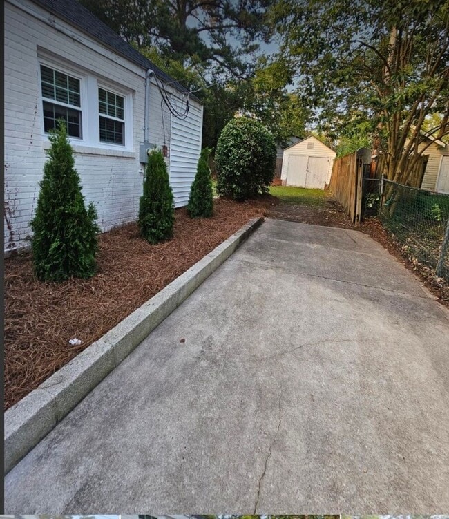 Photo - 1508 Branch St NW