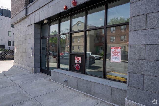 55 W 5th Street se encuentra en el sur de Boston. - SOBO Place