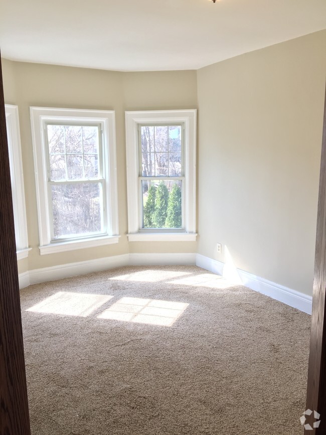 Building Photo - 100 Claremont Ave Unit 1st Floor Rental