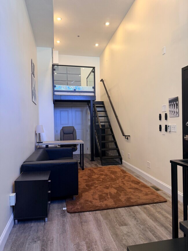 1028 Commonwealth Ave Unit 104
