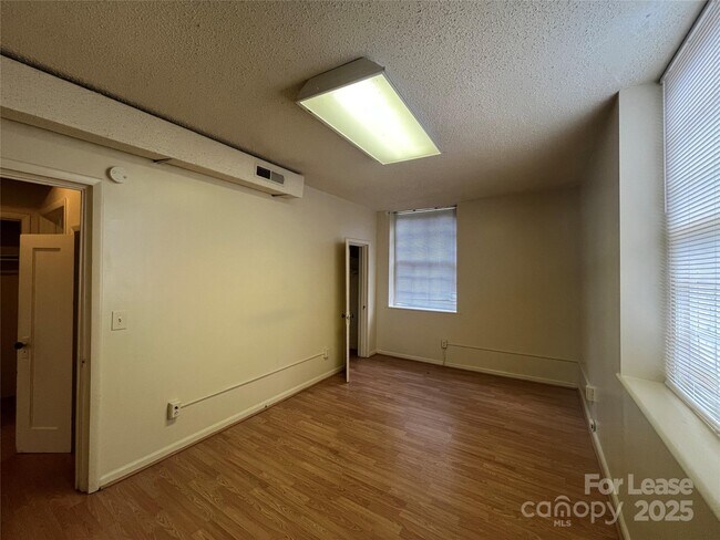 Photo - 203 W Liberty St Unit 1W