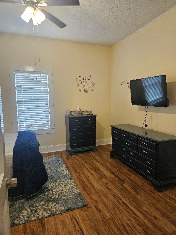 Photo - 608 Central Dr NW