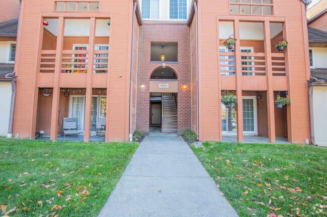 Building Photo - Charming 1 BR/1 BA Condo in Columbia!