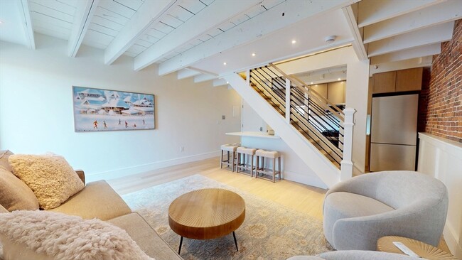 Building Photo - 1 Liberty St Unit 4