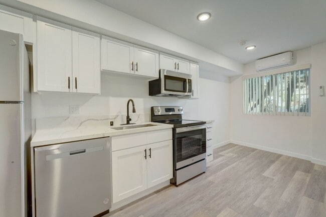 Photo - 1371 S. Beverly Glen Blvd.