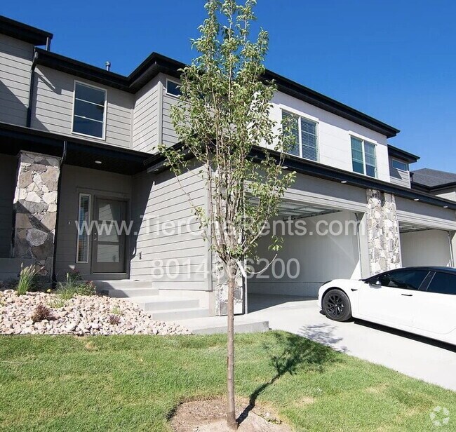 Building Photo - NO DEPOSIT option available for qualified ... Rental