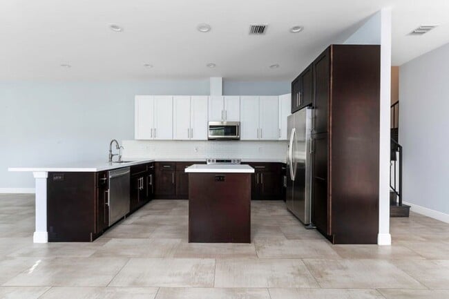 Photo - 1031 NE 13th Ave