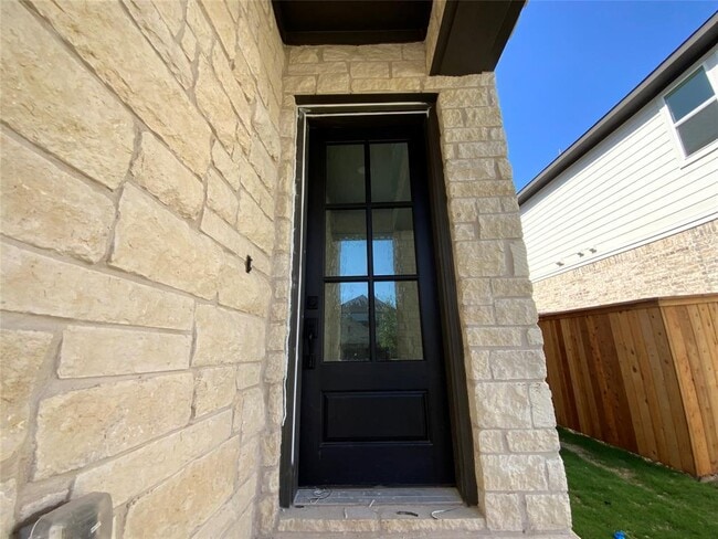 Photo - 358 Darley Oak Dr